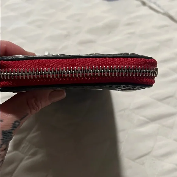 Hammitt Black and Silver Textured Wallet - Picture 5 of 9